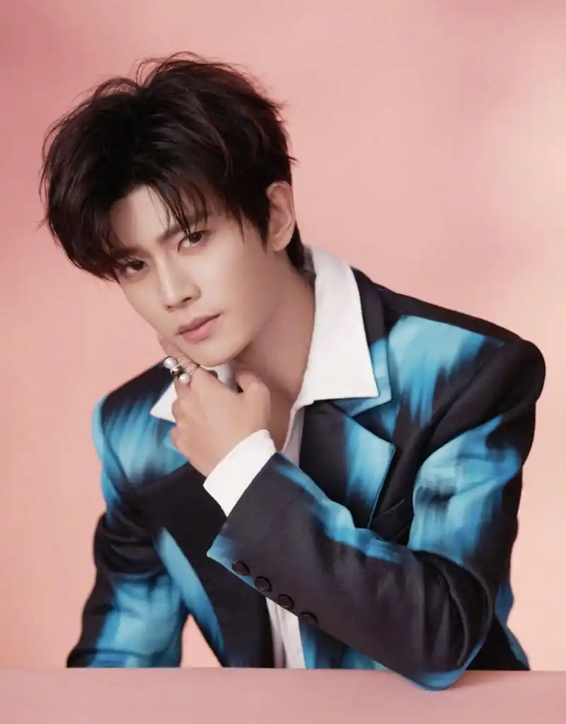 否认出轨,嫖娼,卖淫,离婚,二胎等传闻,"纯属恶意造谣诽谤,任嘉伦从未