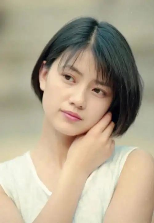 高圆圆蓝色上衣露蛮腰白色短裙(年轻的高圆圆堪称纯欲天花板)(4)