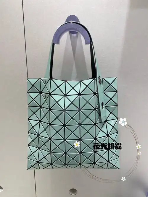 日本issey miyake 三宅一生 经典款 7格 手提包 磨砂紫色_顺丰秒发