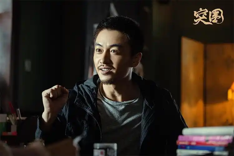 突围秦小冲引热议陈晓代入式演技感染人心