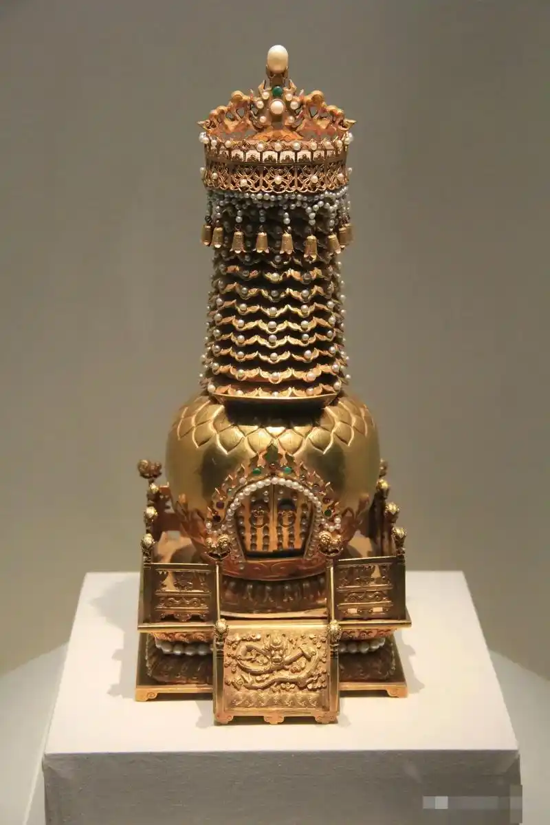 北京故宫博物院有一件体现中华民族爱老敬老的文物,这件 - 抖音