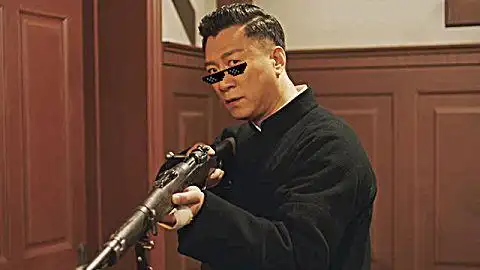 《新世界》用枪专业户孙红雷!一言不合就开枪!