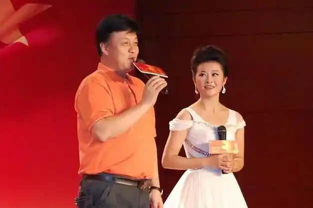 歌唱家吕继宏:63岁未婚无儿无女,却和不婚不育的张也在一起21年