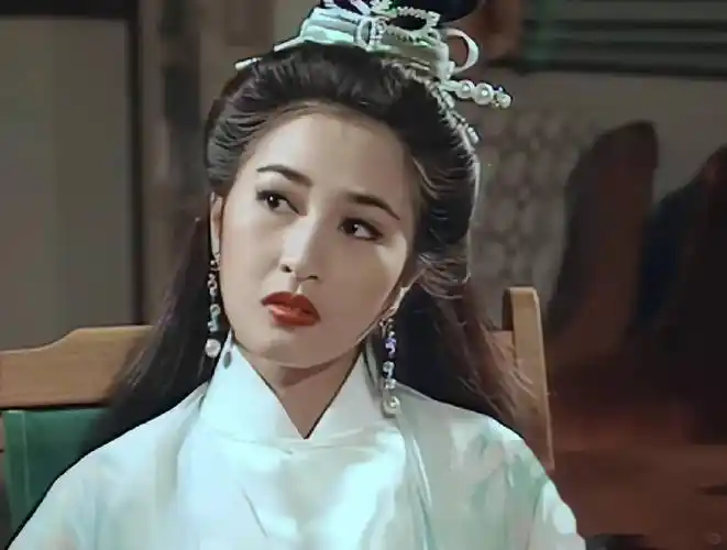 34岁关咏荷性感写真曝光,妩媚撩人心弦!