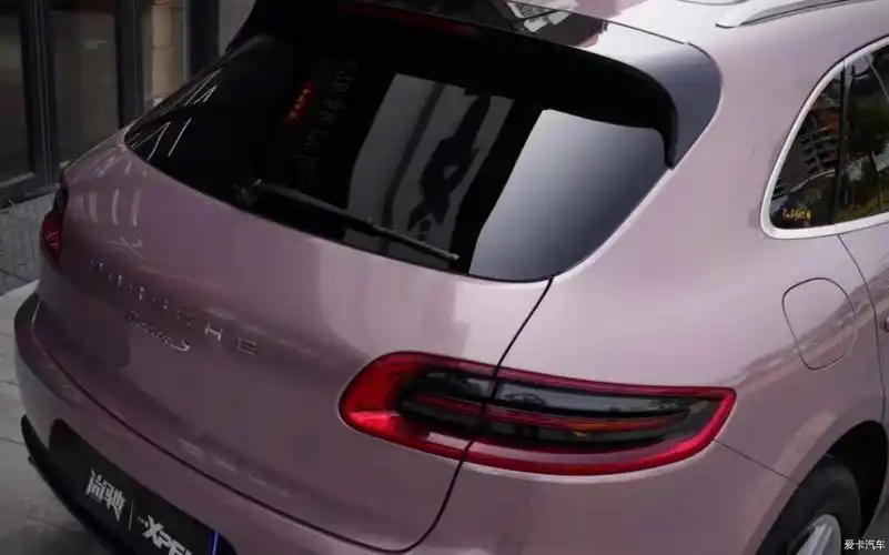 保时捷macan冰梅粉
