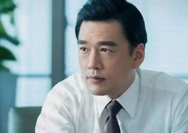 王耀庆身上散发出一种似乎与生俱来的富贵之气.