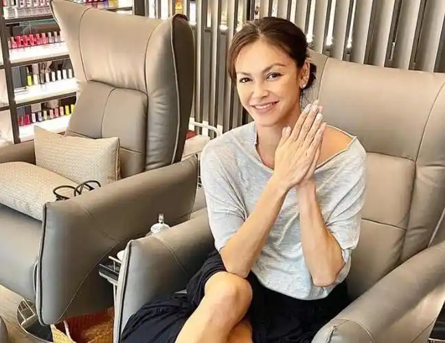 恭喜王力宏前女友宣布二胎产女嫁印度老公7年儿女双全太幸福