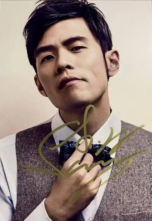 当红塌鼻子的男明星,来看看有没有你喜欢的那位_歌曲_吴磊_鼻梁