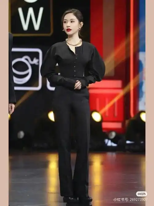 穿搭王子文同款早春搭配高腰裤