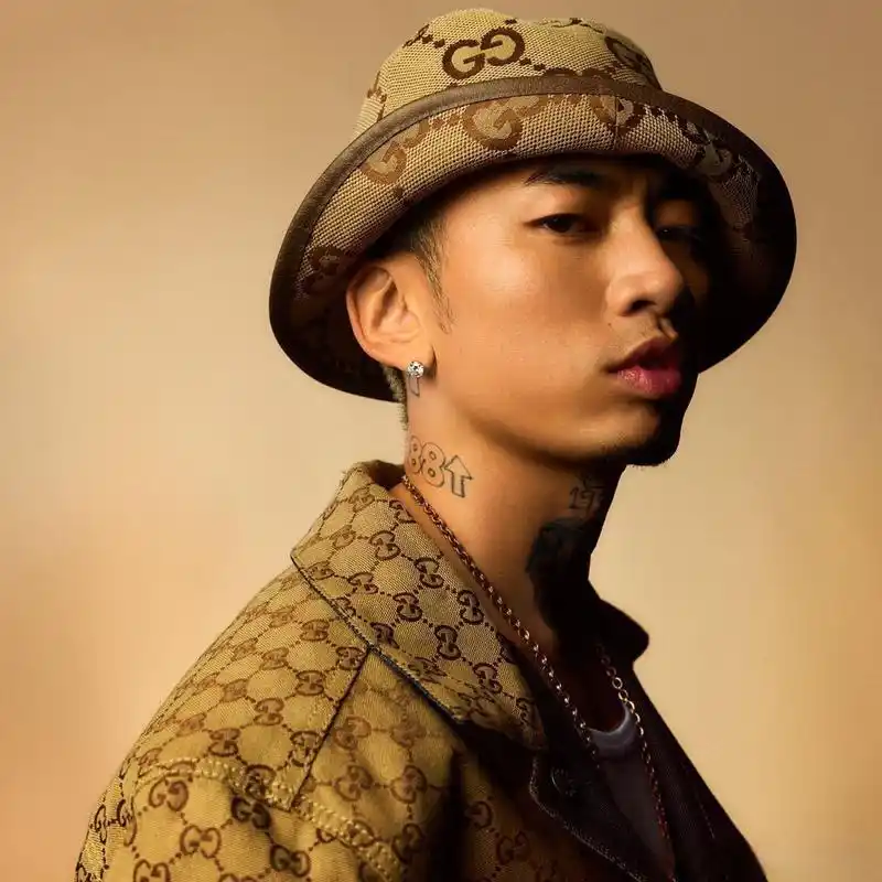 两人已经换头像了!  马思唯asen合作专辑《狗咬狗dbd》即将发布.