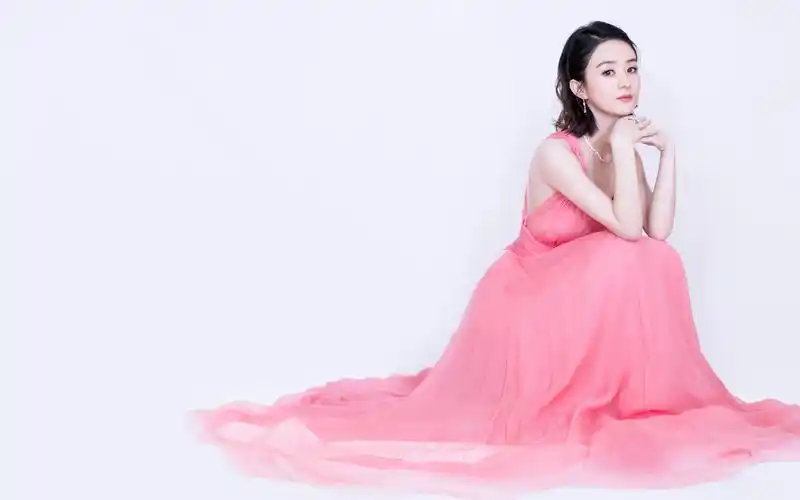 美女明星赵丽颖性感壁纸_卷发清新的颖宝