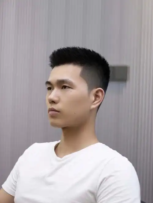 男生发型 短款飞机头