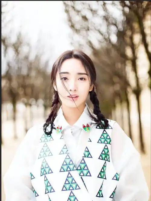 从《河神》到王紫璇:邂逅性感迷人的演技派女神