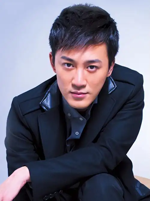 与其关注他们的颜值不如多关注一下作品.