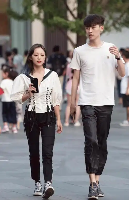 原创14岁男孩身高185,父母为此感到苦恼,为何男生一米八更受欢迎?