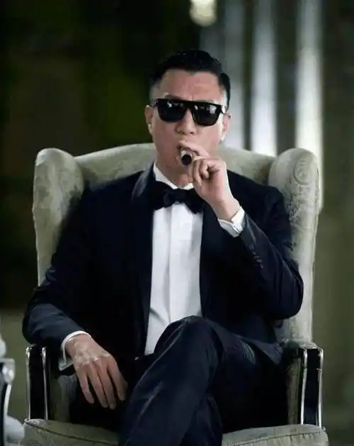 "花心型男"孙红雷的"蜕变史",大哥行走江湖究竟靠的是什么_丁嘉丽