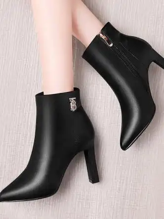 品牌米白色高跟鞋女冬季加绒小短靴女鞋新款皮鞋女秋冬马丁靴 黑色跟