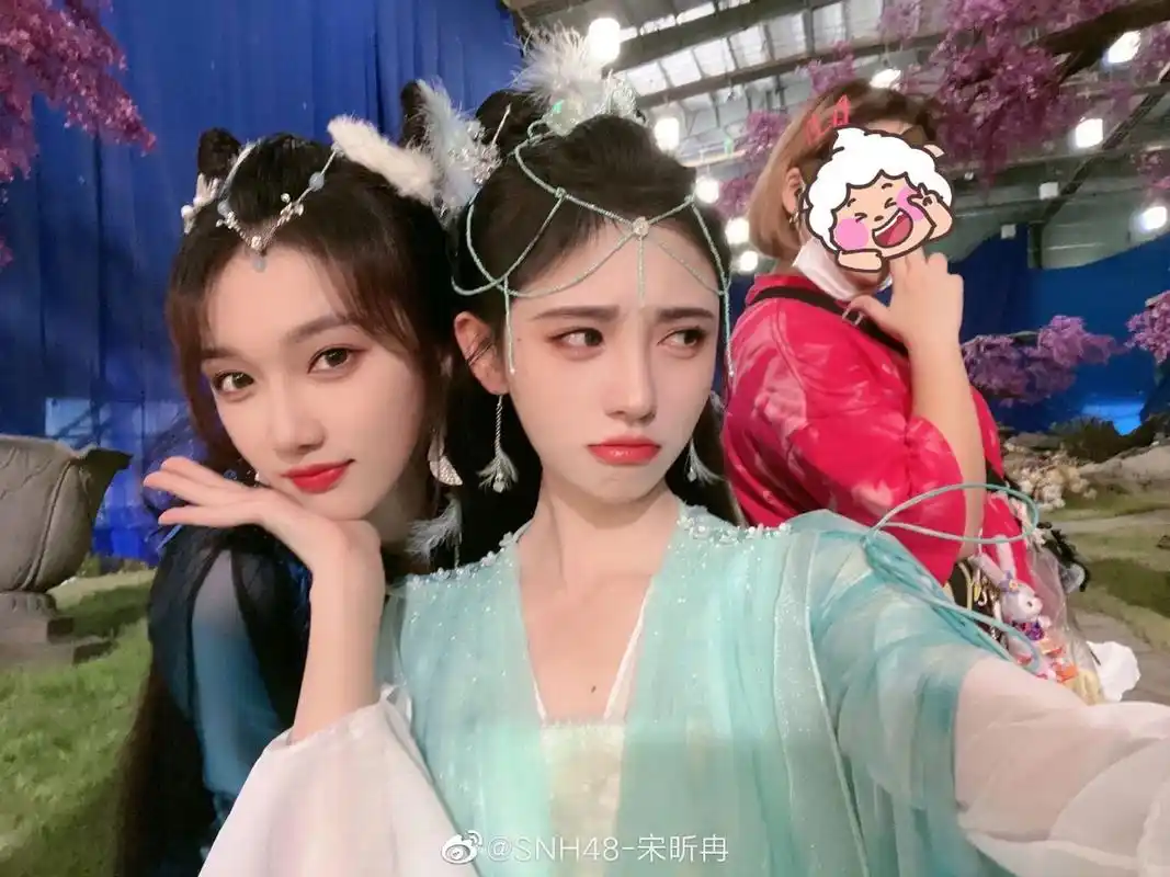 可爱魏枝 #鞠婧祎# #花戎# #宋昕冉