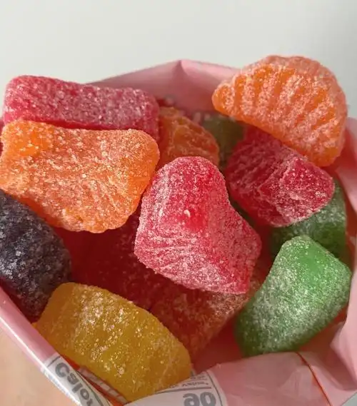 快来看超大颗的水果软糖