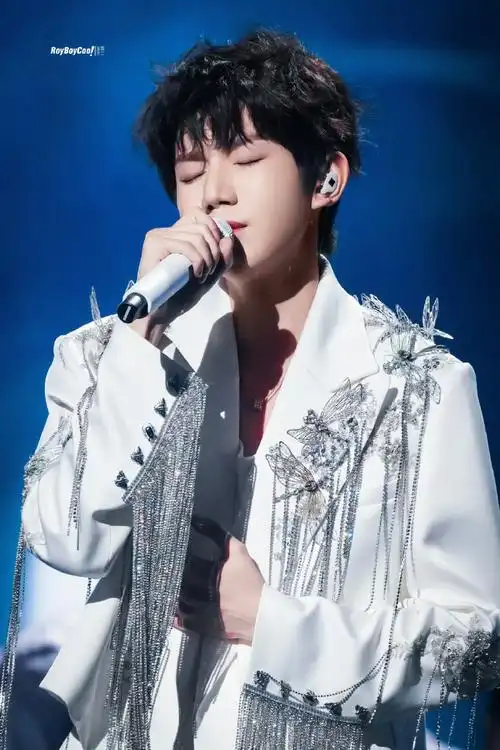 转晴又转阴》 帅气又可爱的小王子 谁看了不想打个招呼@tfboys-王源