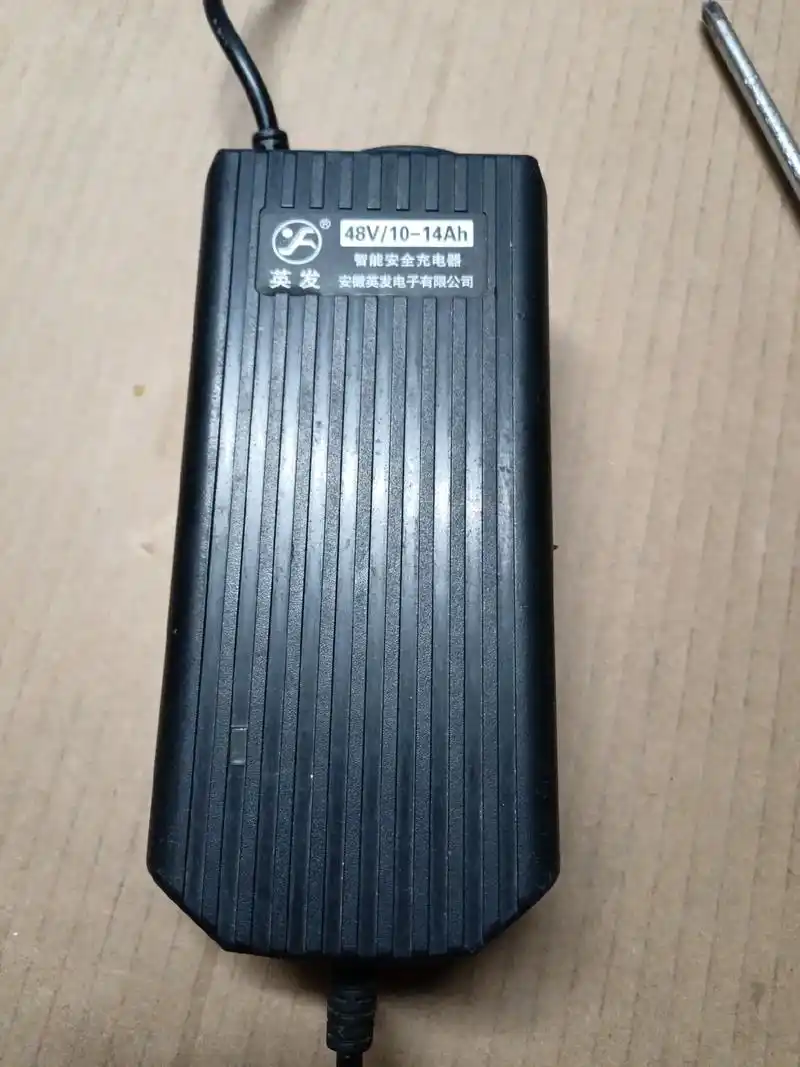 英发yf2-48v12ah电动车充电器摔坏了,经过3次修复, - 抖音