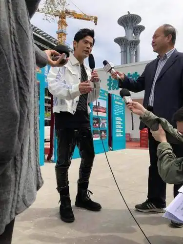 张惠妹超过200斤,目测比韩红还大只!发胖原因竟和周杰伦一样?_阿妹