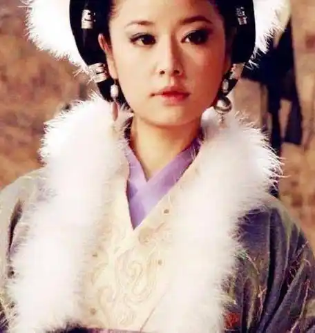 同样饰演"苏妲己",林心如在她面前,就像个"丑小鸭"