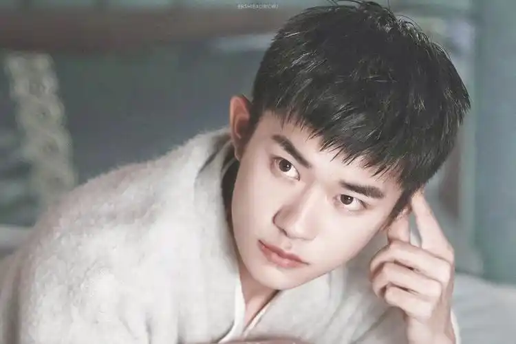 易烊千玺 罗莱家纺品牌代言人 - 堆糖,美图壁纸兴趣社区