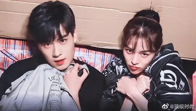 钟楚曦送胡一天及时粽##青春须早为