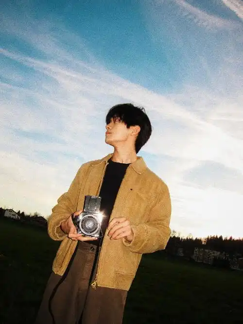 易烊千玺工作室照片