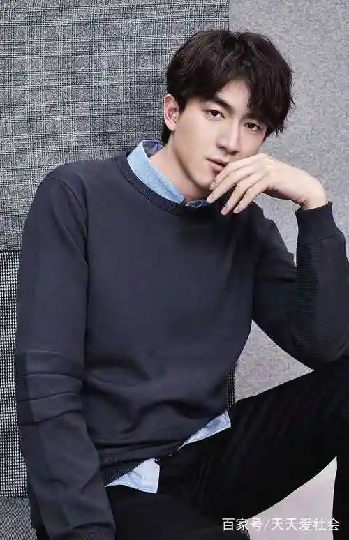 一组男明星的照片:直男界的男神,林更新