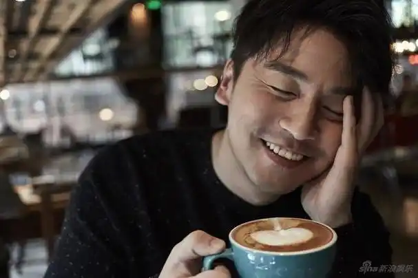 曾经以阳光形象示人的雷佳音,却陷入了私生活风波的漩涡,让众多粉丝和