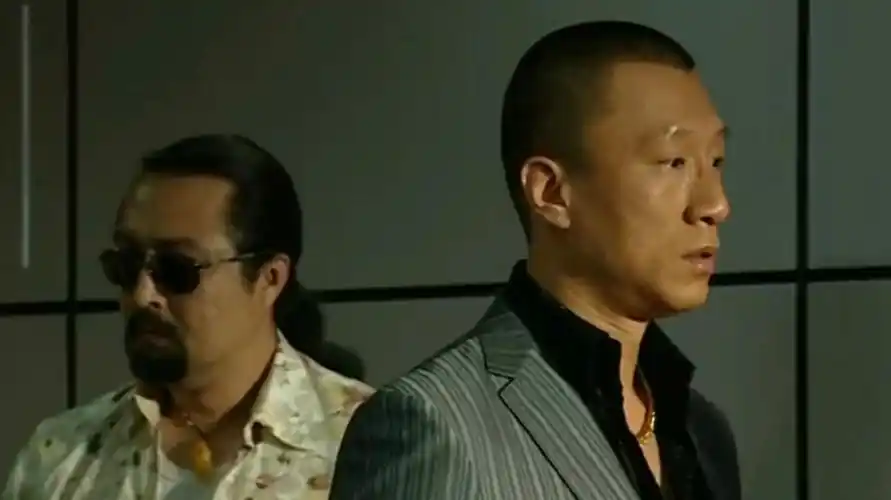 落地请开手机:王浩前来索要手机,不但没找到,而空姐态度也不好-影视综