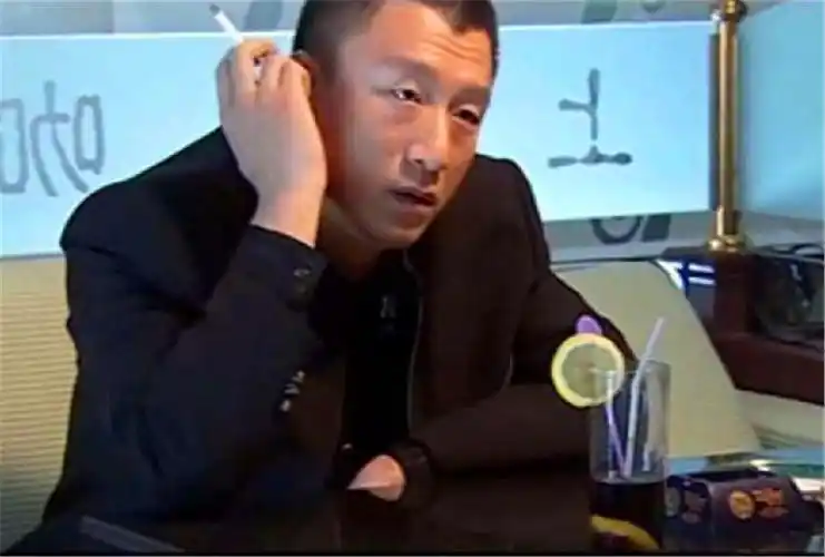 倒霉的西瓜和水果摊主,让大哥孙红雷大概砍了几百万刀