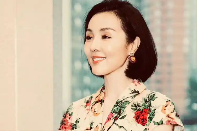 她一脱成名敢掌掴陈宝国演技吊打章子怡出道23年0绯闻