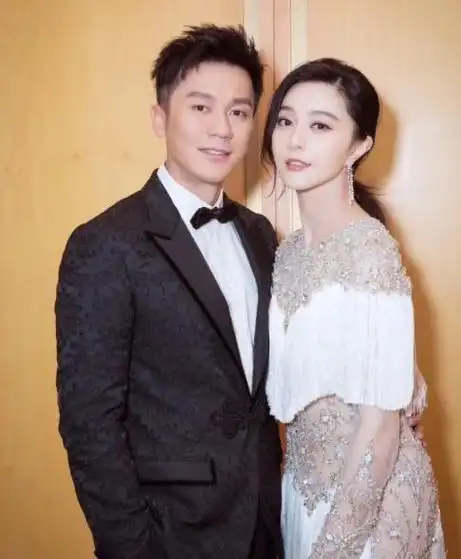 随后,又有网友爆料两人结婚原因是范冰冰事业不景气.