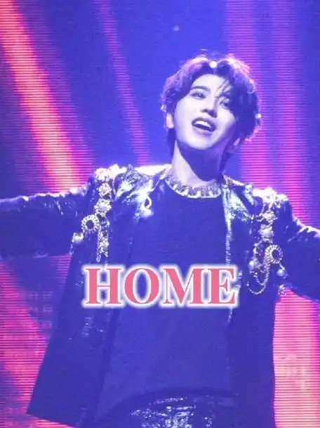 hk场偷偷准备安可的他  脸上是藏不住的快乐    06@蔡徐坤    摄