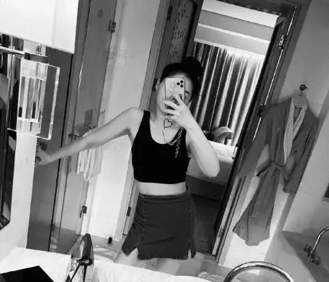 长发及腰美到不敢认,回头那刻网友懵了|素颜|脸蛋|小仙女|长头发_网易