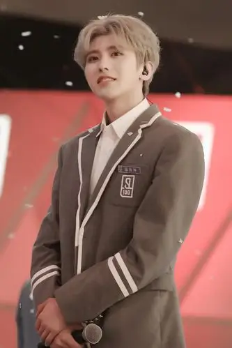 cr:蔡徐坤奶奶站_granny 20180406偶像练习生c位出道