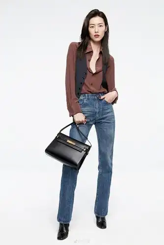 刘雯ysl 包包推广