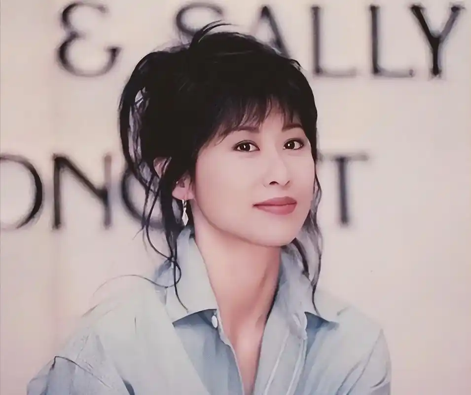 叶倩文个人资料("银发中女"叶倩文的精彩过往)