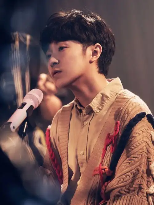 吴青峰你的微笑引诱我跟随