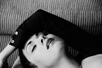 给男人口的步骤图解让男人爽爆的口交技巧