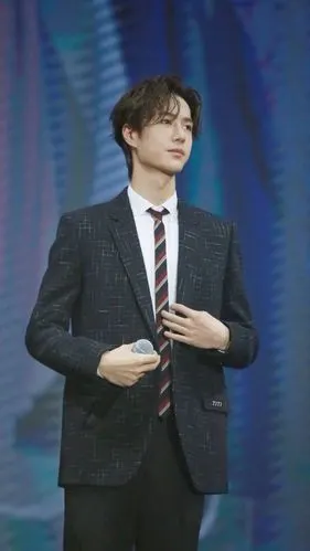 191102 陈情令国风演唱会 @uniq-王一博【生图未修】cr:logo