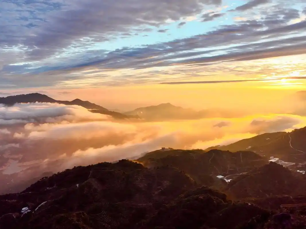 潮州凤凰山云海日出.