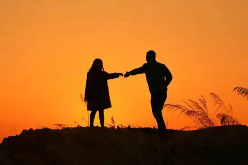 爱一个人的表现句子说说及图片