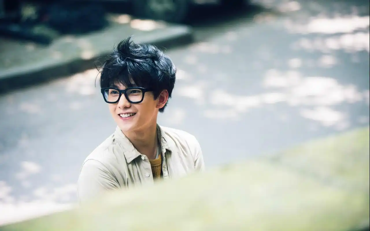 《从你的全世界路过》杨洋剧照图片桌面壁纸