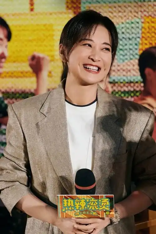 票房突破20亿:减重百斤的贾玲讲述如何爱自己