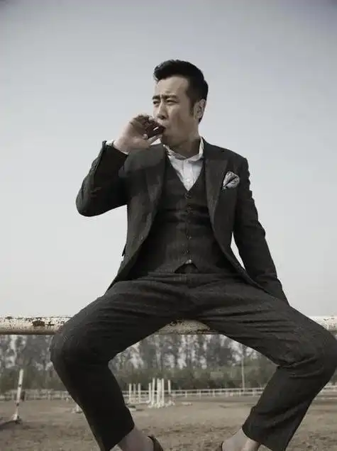 于和伟:是大姐照顾喂奶长大,8个哥姐供他念大学成名回报八辆车