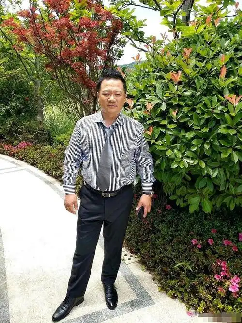 唐鉴军:实力说明一切,象牙山冰泉代言人的c位,我坐定了!